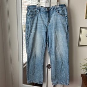 Light wash mom jeans